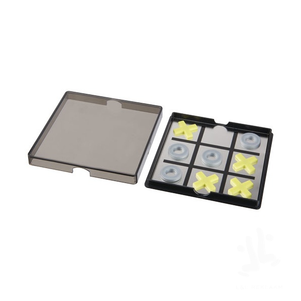 Winnit magnetic tic-tac-toe game