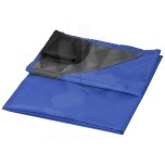 Stow-and-go water-resistant picnic blanket