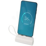 Alnair 5 000 mAh:n ja 10 W:n kierrätetystä muovista valmistettu Type-C-varavirtalähde, jossa sisäänrakennettu jalusta ja 2-in-1-kaapeli